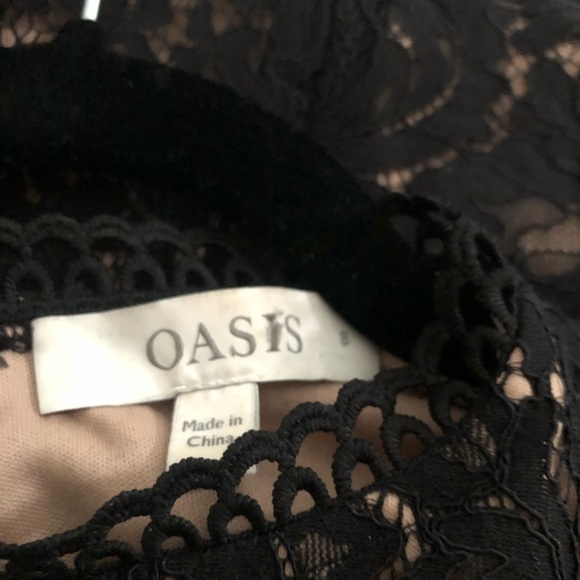 OASIS Lace Peplum Top - Picture 3 of 4